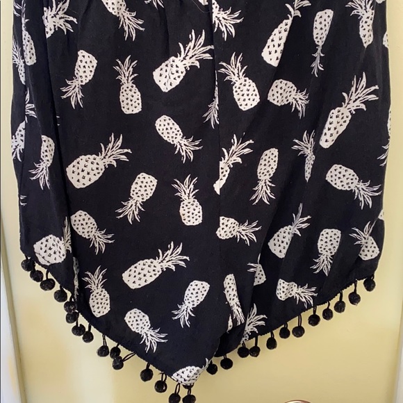 Black and White Pineapple Romper - Picture 4 of 4